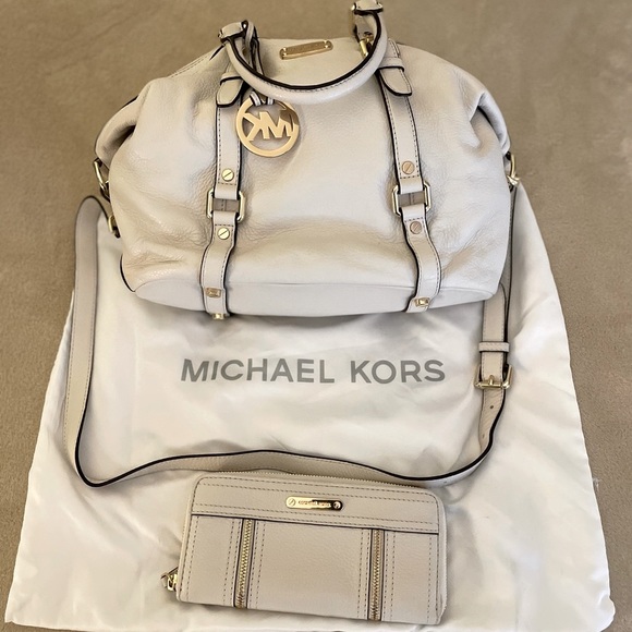 Michael Kors Leather Vanilla Satchel Handbag - Medium - Picture 1 of 12